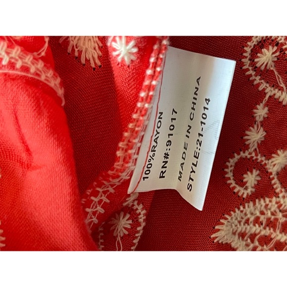 Solitaire Red Embroidered Crop Top Boho Floral Scalloped Blouse Medium 21-1014 - Picture 4 of 4